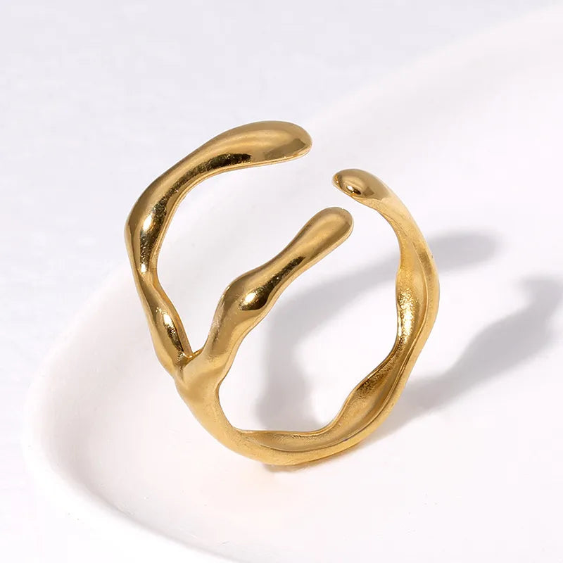 The Solstice Rings
