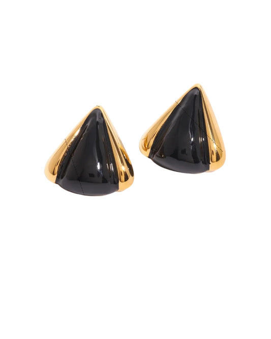 Triangle stud