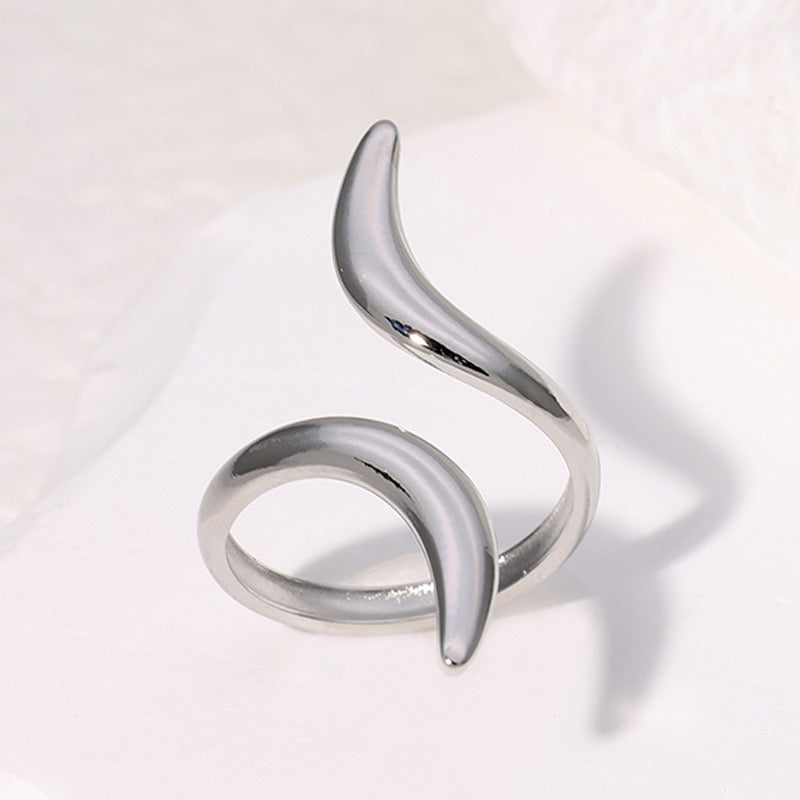 The Solstice Rings