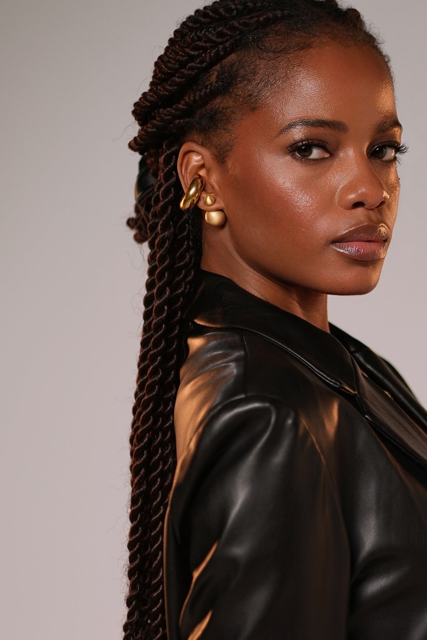NM | KUKU FROST STUDS