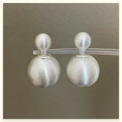 NM | KUKU FROST STUDS